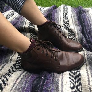 Vintage Brown Boots With Laces